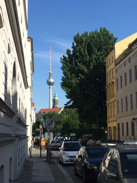 Bright 2 rooms apartment on the 2nd floor of a charming Altbau in best Berlin Mitte area — photo 1